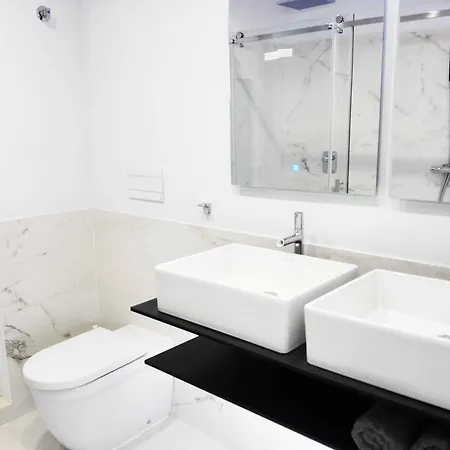 Adriano Apartamento Sevilha